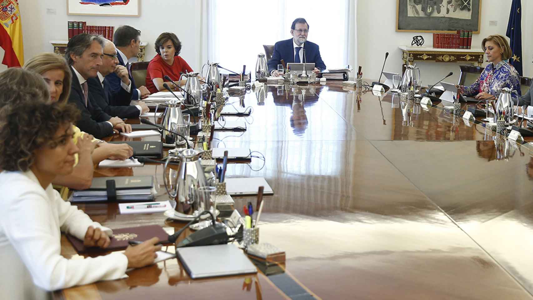 Reunión del Consejo de Ministros para recurrir la ley del refereréndum.