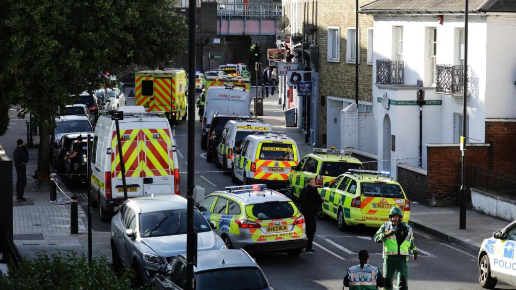 Ambulancias en los alrededores de la estación de Parsons Green.