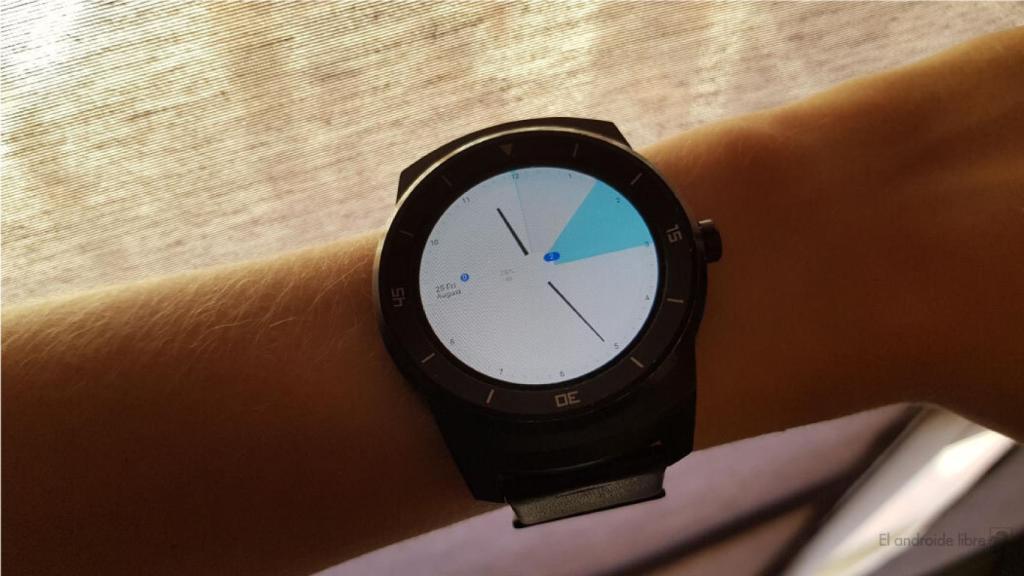 La mejor esfera para Android Wear si no quieres perderte nada de tu agenda