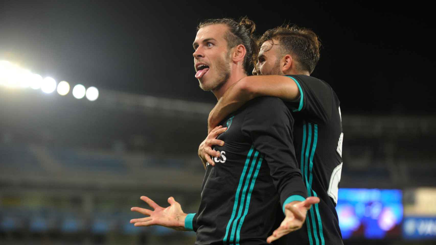Bale y Mayoral celebran el gol del galés.