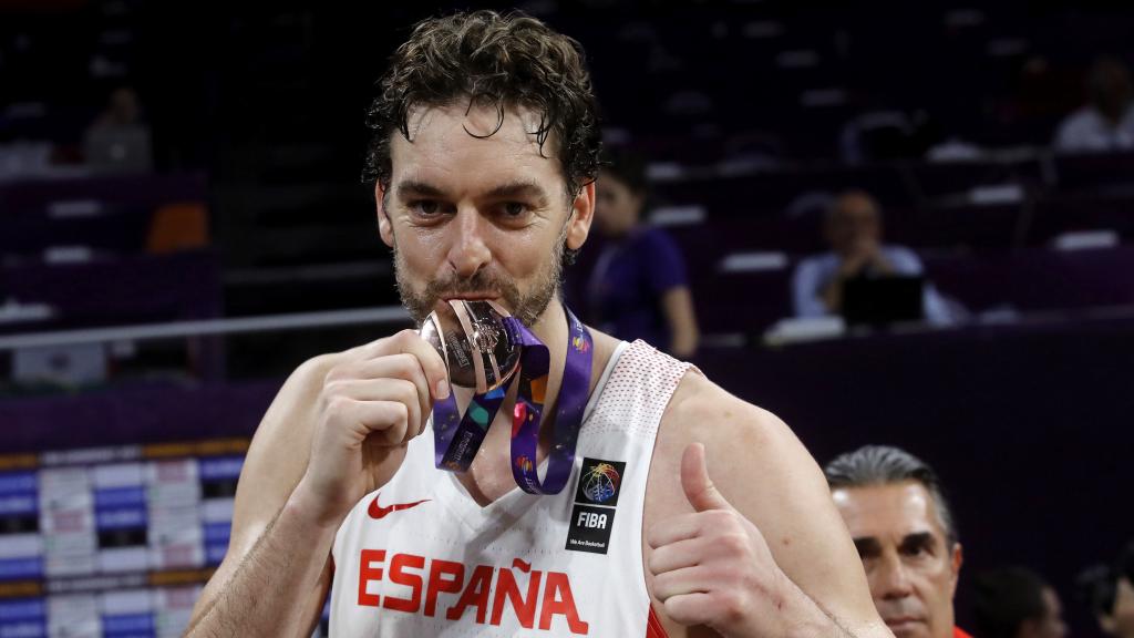 Pau Gasol, con la medalla de bronce conquistada en el último Eurobasket.