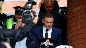 Wayne Rooney a su salida de los juzgados este lunes.