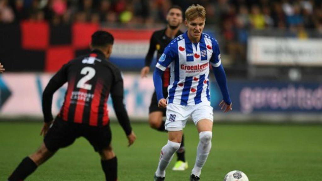 Odegaard, en un partido con el Heerenveen. Foto. sc-heerenveen.nl