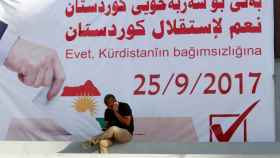 Un cartel del referéndum de independencia del Kurdistán en Kirkuk.