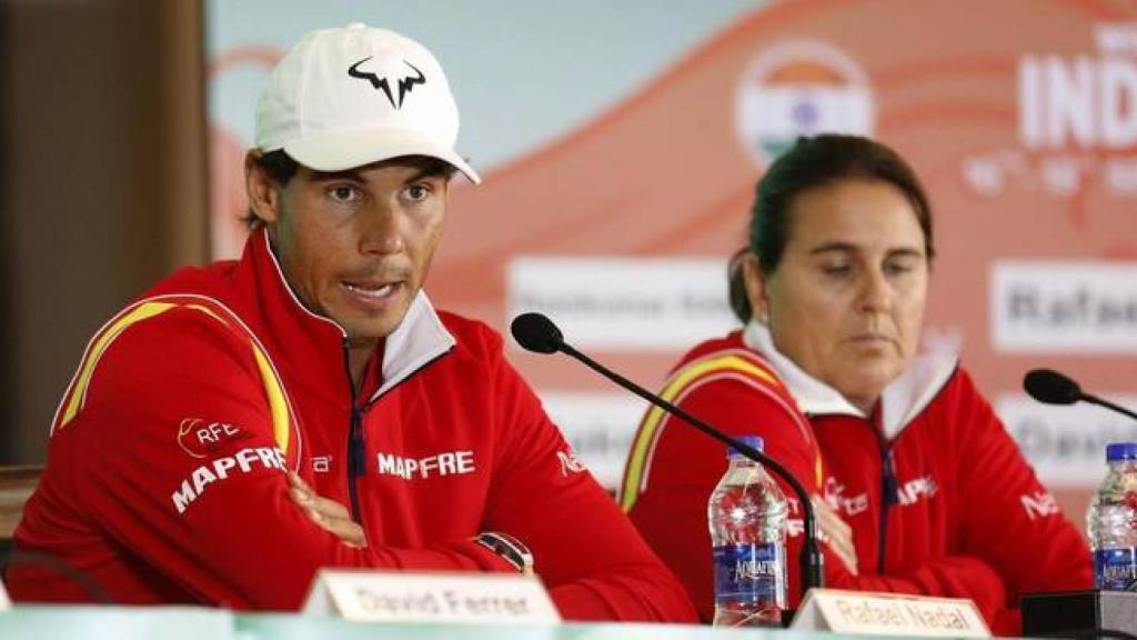 Nadal, junto a Conchita en una rueda de prensa.