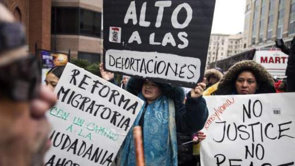 Imagen de una manifestación por la política de refugiados de Trump.