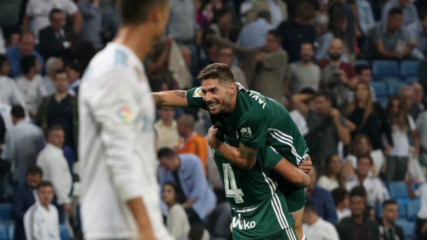 Critiano Ronaldo, en primer plano, en el momento del gol del Betis