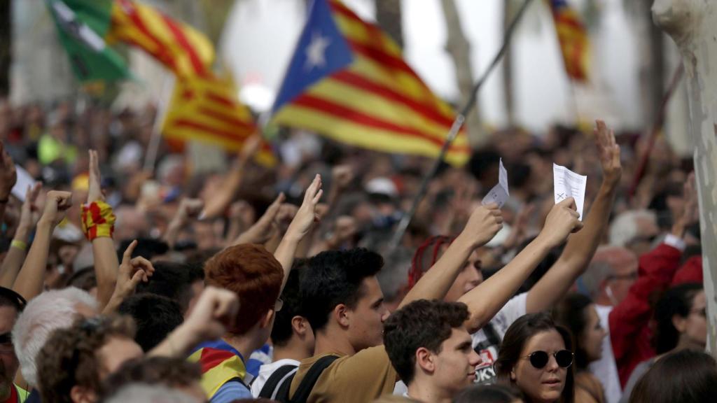 Centenares de personas en una reciente manifestación ante el Tribunal Superior de Justicia de Cataluña.