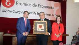 Foto 1.- Premio Economistas