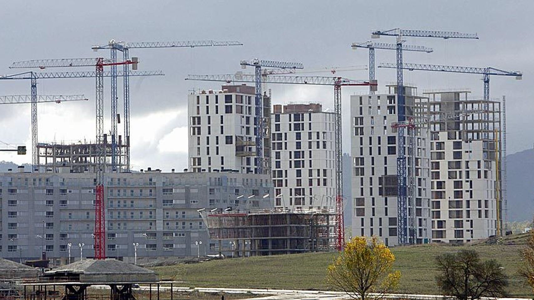 Imagen de construcción de viviendas en España.