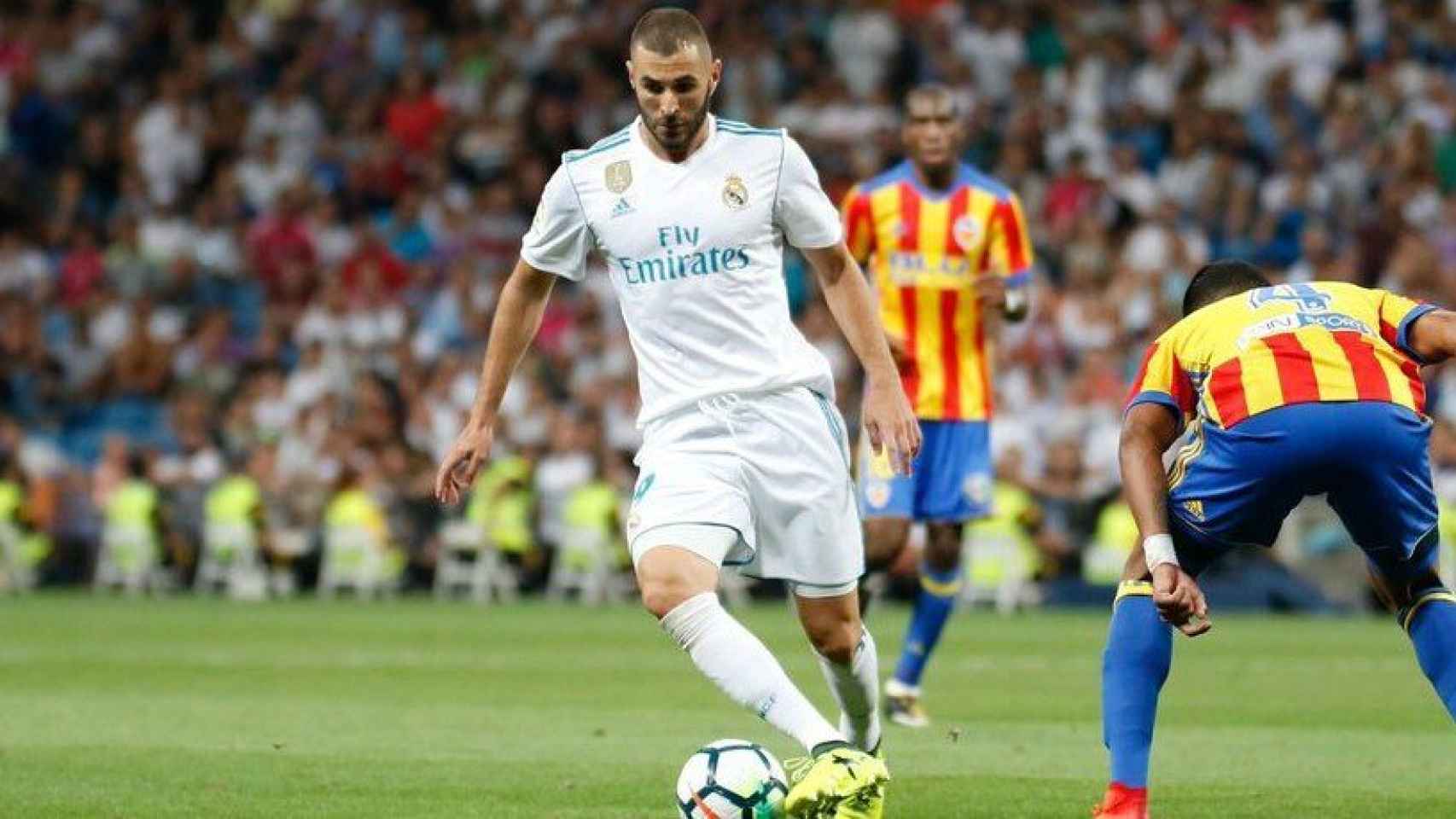 Benzema, 'contra' el Valencia. Foto: Pedro Rodríguez / El Bernabéu