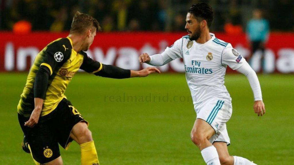 Isco encara durante el partido ante el Dortmund