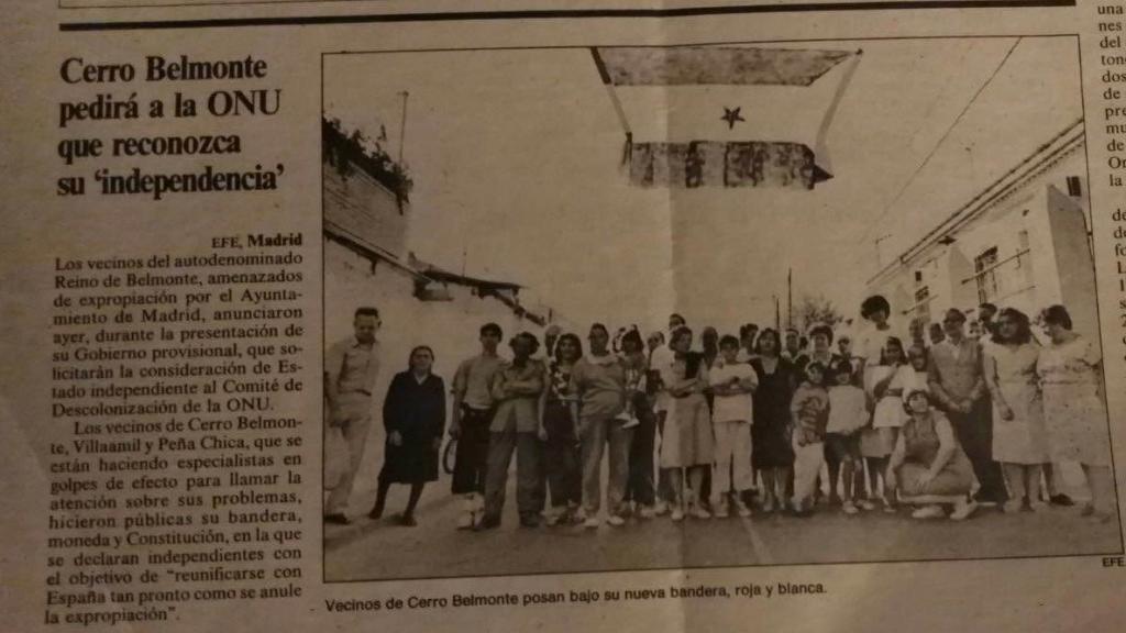 Los vecinos de Cerro Belmonte, bajo su nueva bandera con la estrella expropiada a Madrid en un artículo de la época. En el libro de Mateo-Sagasta se incluyen algunos recortes de periódicos como este.