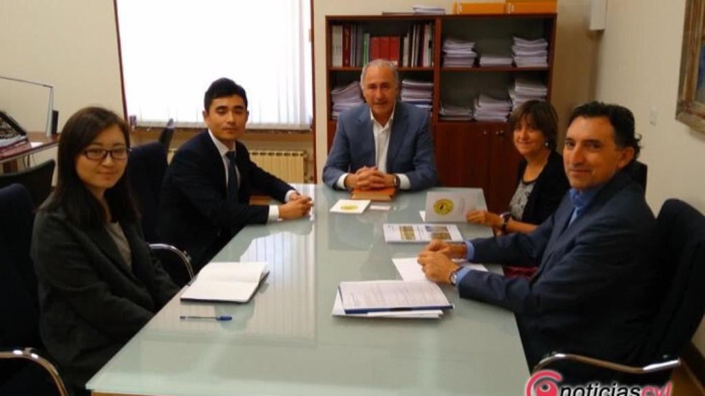 delegacion china valladolid antonio gato 1