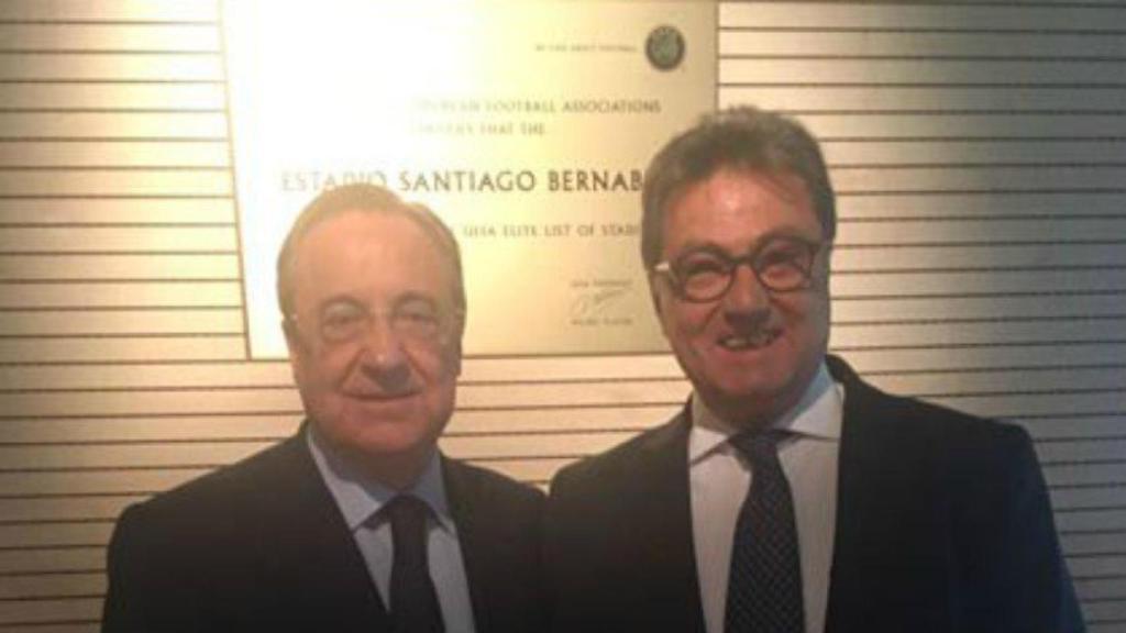 Florentino Pérez y el presidente de Las Rozas C.F, Ángel Campos. Foto Twitter (@LasRozas_CF)