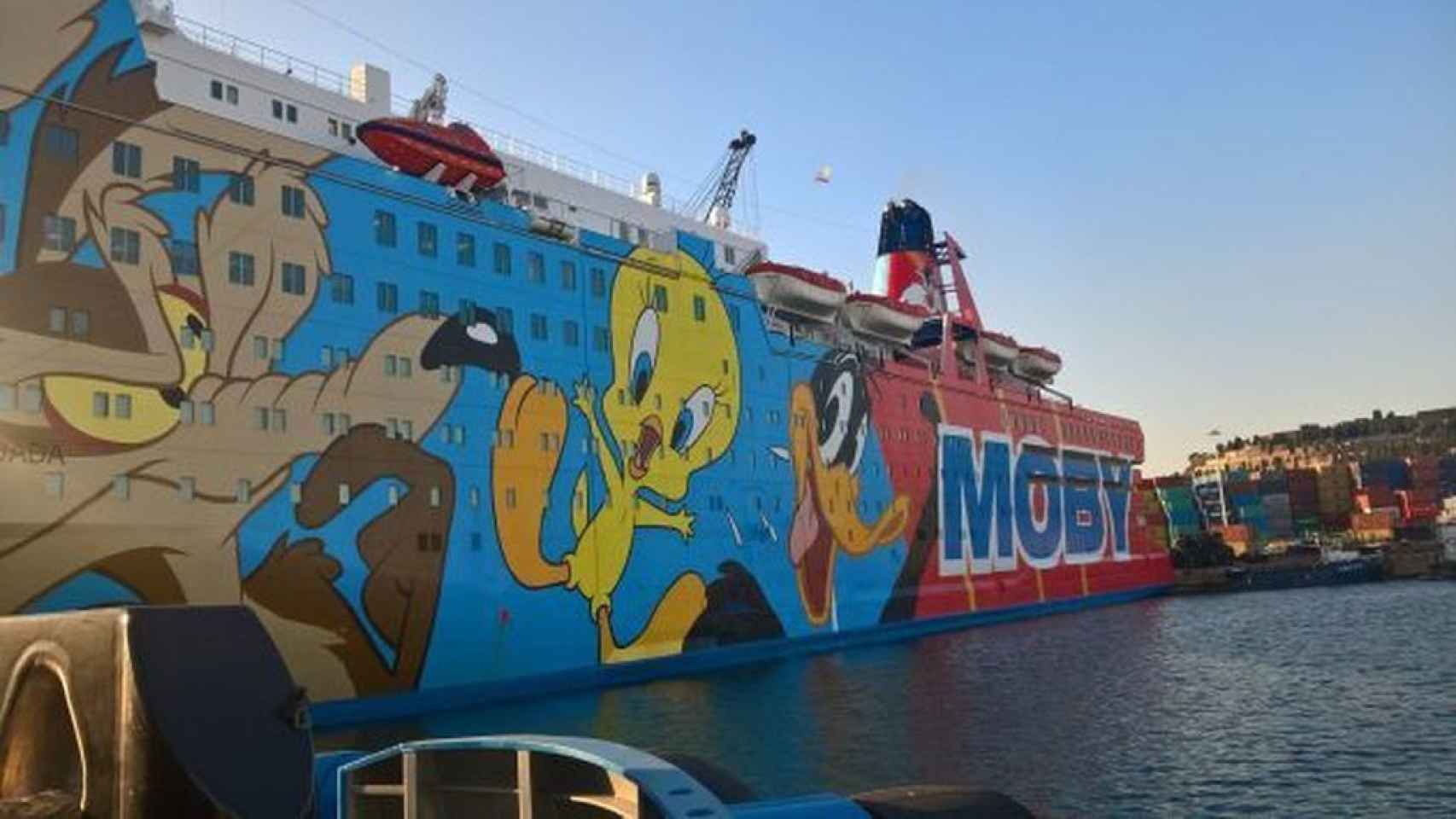 El conocido como barco de Piolín ha alojado a los agentes desplazados a Cataluña.