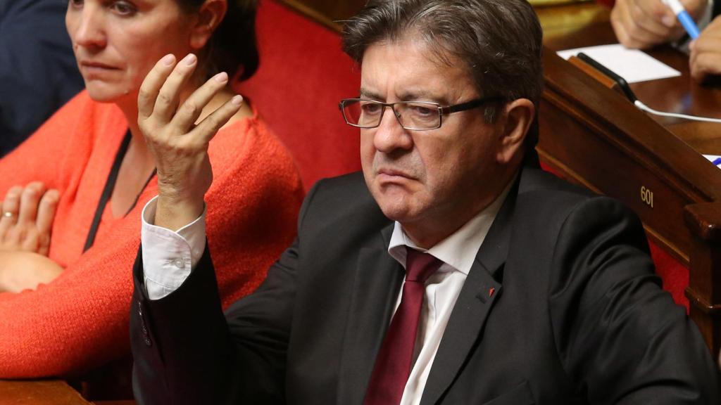 El líder de Francia Insumisa en su escaño de la Asamblea francesa