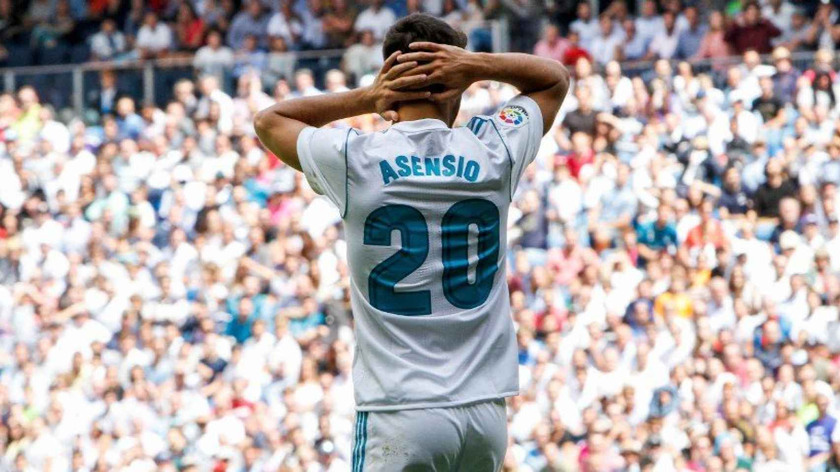 La incredulidad de Asensio con el empate ante el Levante. Foto: Manu Laya / El Bernabéu