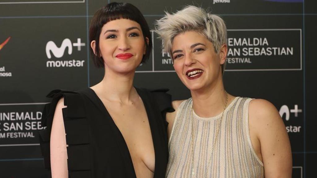 Anahí Berneri (derecha), junto a la actriz de Alanis, Sofía Gala.