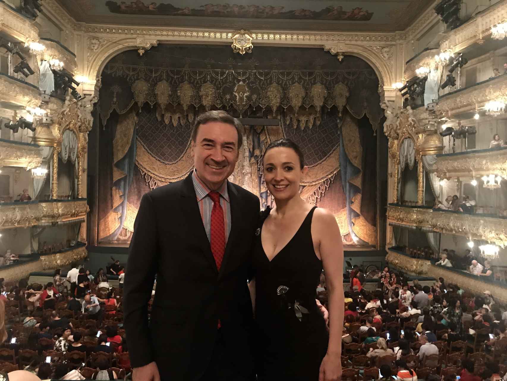 Pedro J. Ramírez y Cruz Sánchez de Lara, en el Teatro Mariinski de San Petesburgo, este verano.
