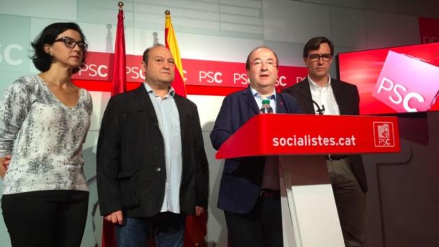 Iceta  dirigentes del PSC, este mediodía.