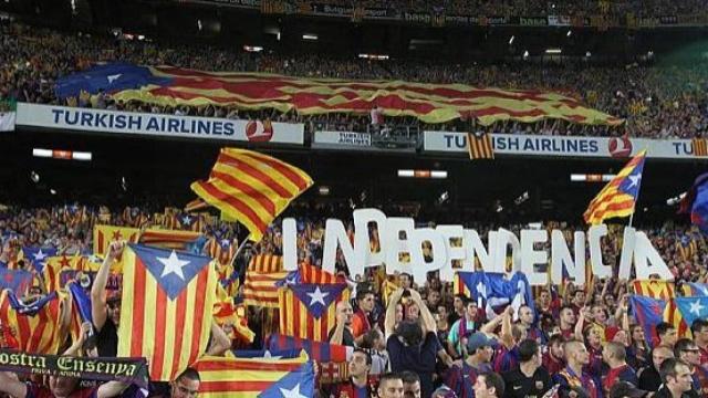 Esteladas en el Camp Nou.