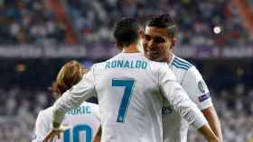 Casemiro felicita a Cristiano Ronaldo por su gol