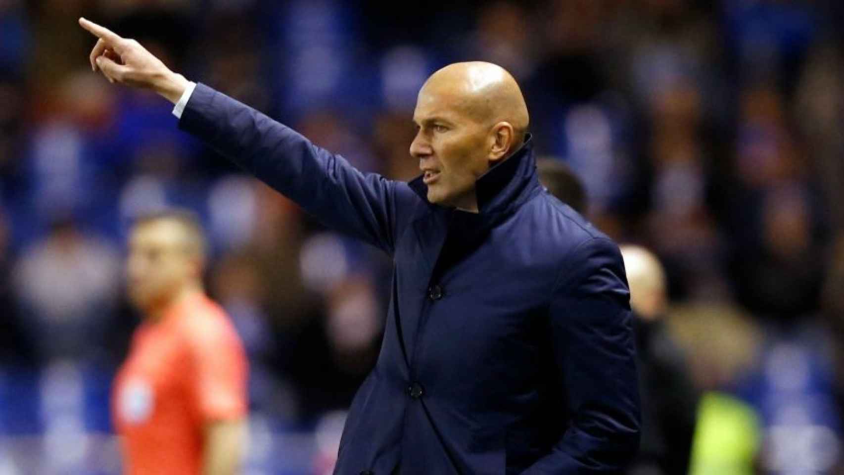 Zidane da órdenes al equipo