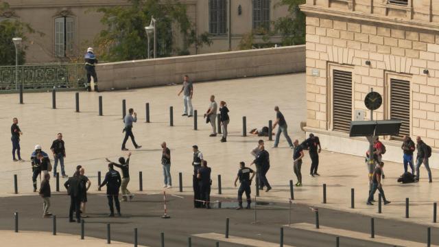 Lugar del suceso donde fallecieron tres personas, incluido el agresor.