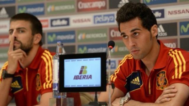 Gerard Piqué y Álvaro Arbeloa en una rueda de prensa de la selección.