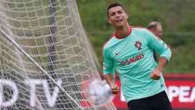 Cristiano Ronaldo en el entrenamiento con Portugal. Foto: Twitter (@cristiano).