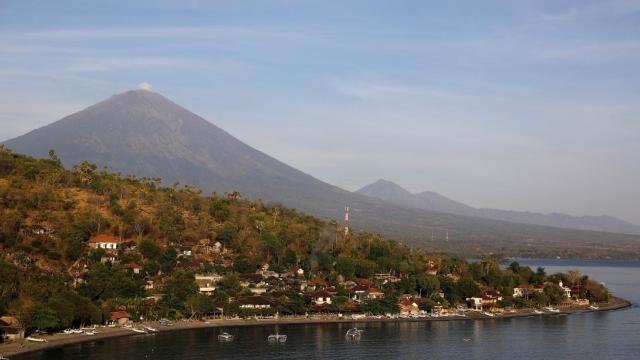 Volcán Agung.