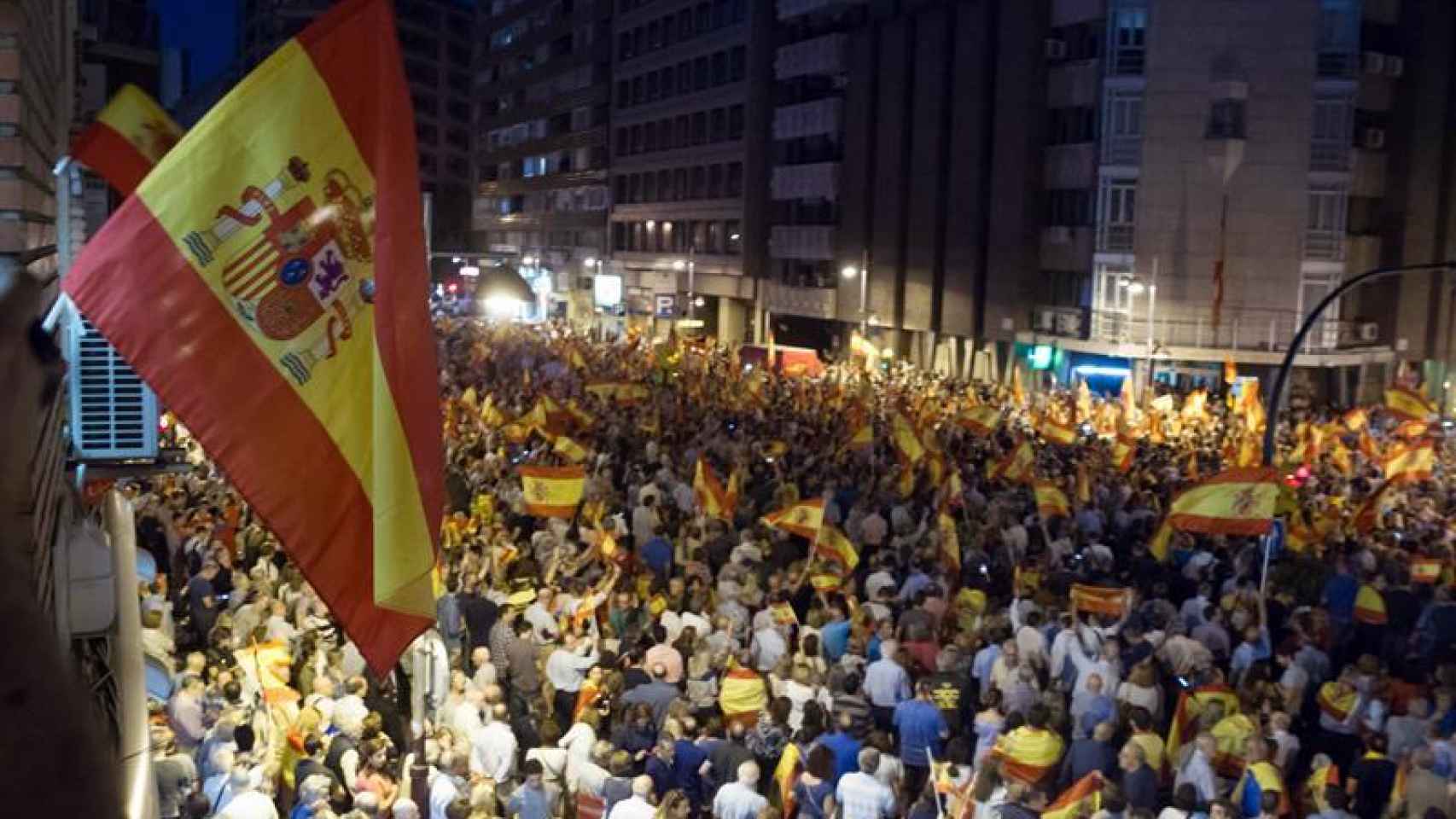 Concentración a favor de la Guardia Civil en Zaragoza.