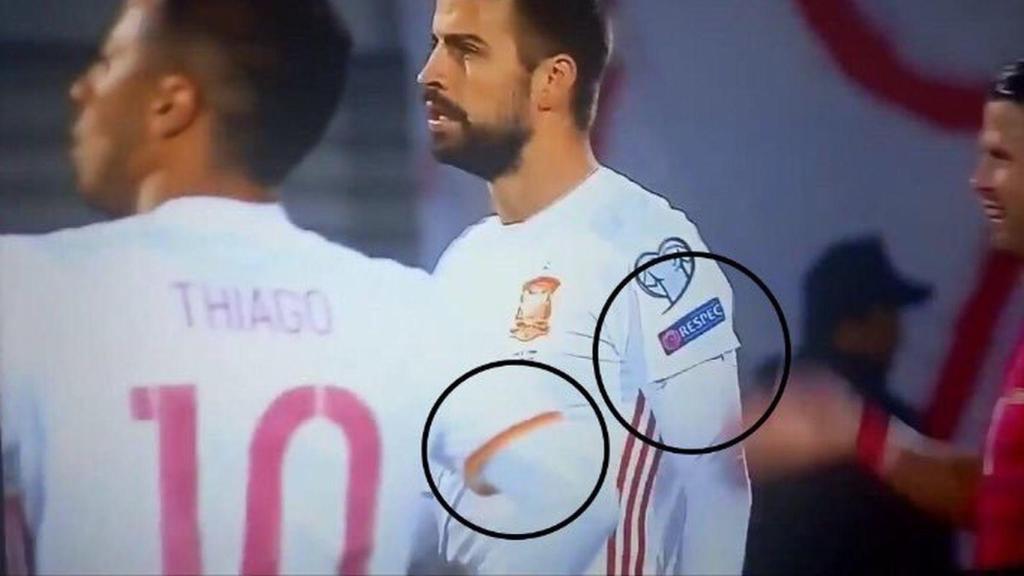 Piqué, en el encuentro de ida contra Albania.