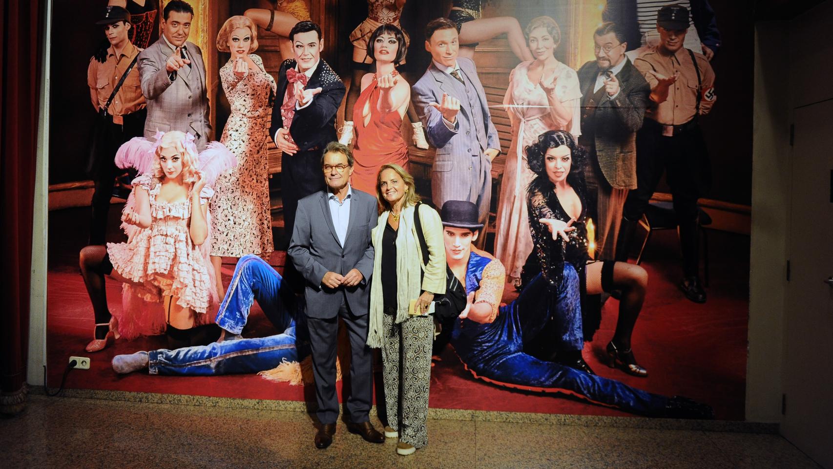 Artur Mas y Helena Rakosnik en el estreno del musical Cabaret