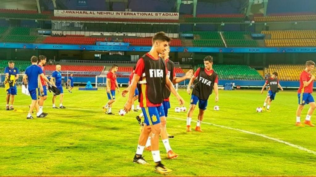 La selección española sub17 entrenando en el estadio del debut en el Mundial. Foto: sefutbol.com