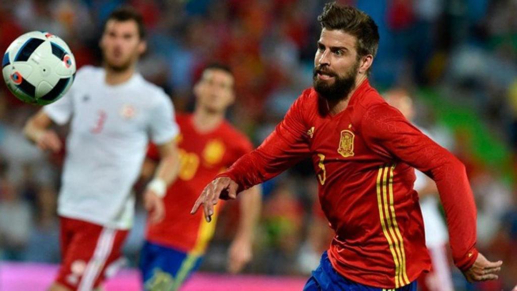 Piqué, en un partido con la selección española. Foto: sefutbol.com