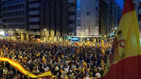 Cientos de personas se concentraron ante las puertas de la comandancia de la Guardia Civil de Zaragoza