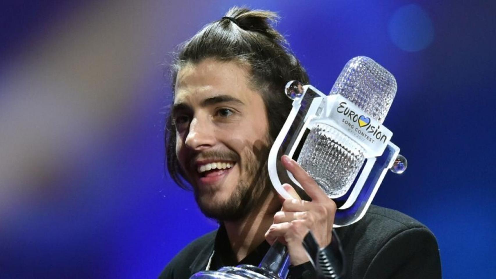 Salvador Sobral sale de cuidados intensivos