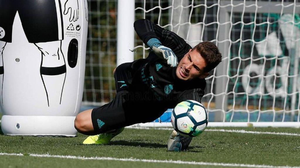 Luca Zidane parando el balón