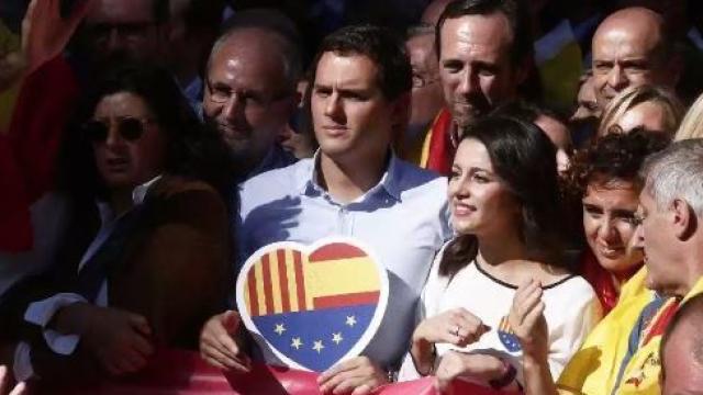 Rivera, junto a Inés Arrimadas en la manifestación.