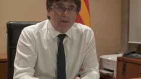 Carles Puigdemont en su despacho. Foto: Reuters