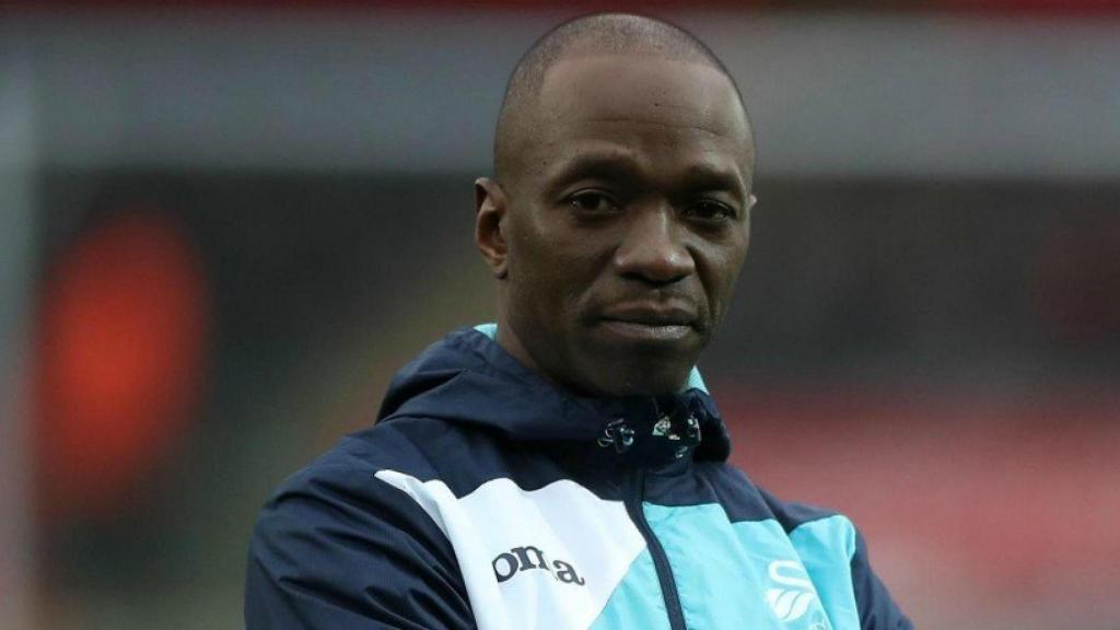 Makelele como asistente en el Swansea. Foto: (swanseacity.com)