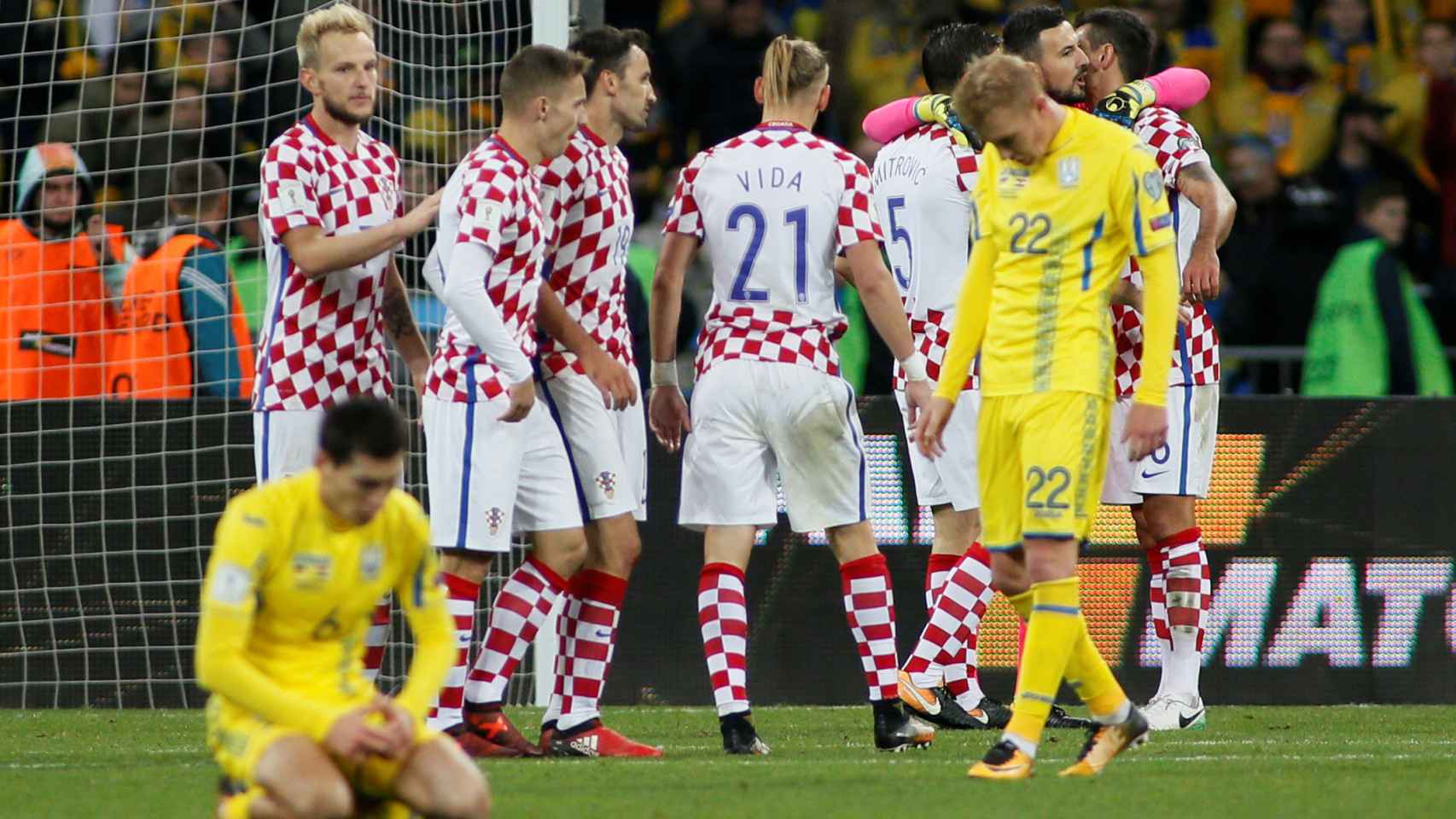 Jugadores de Croacia celebran un gol ante Ucrania.