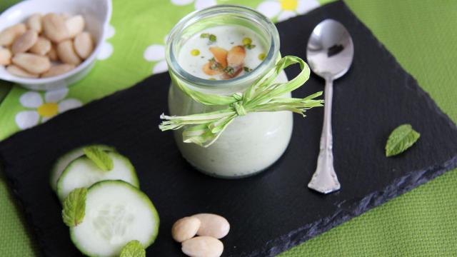 SOPA FRÍA DE PEPINO, MENTA Y ALMENDRAS Principal