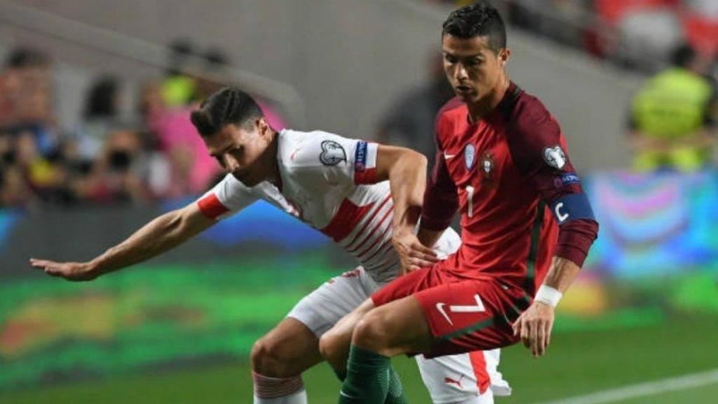 Cristiano durante el partido ante Suiza. Foto: Twitter (@chirichampions)