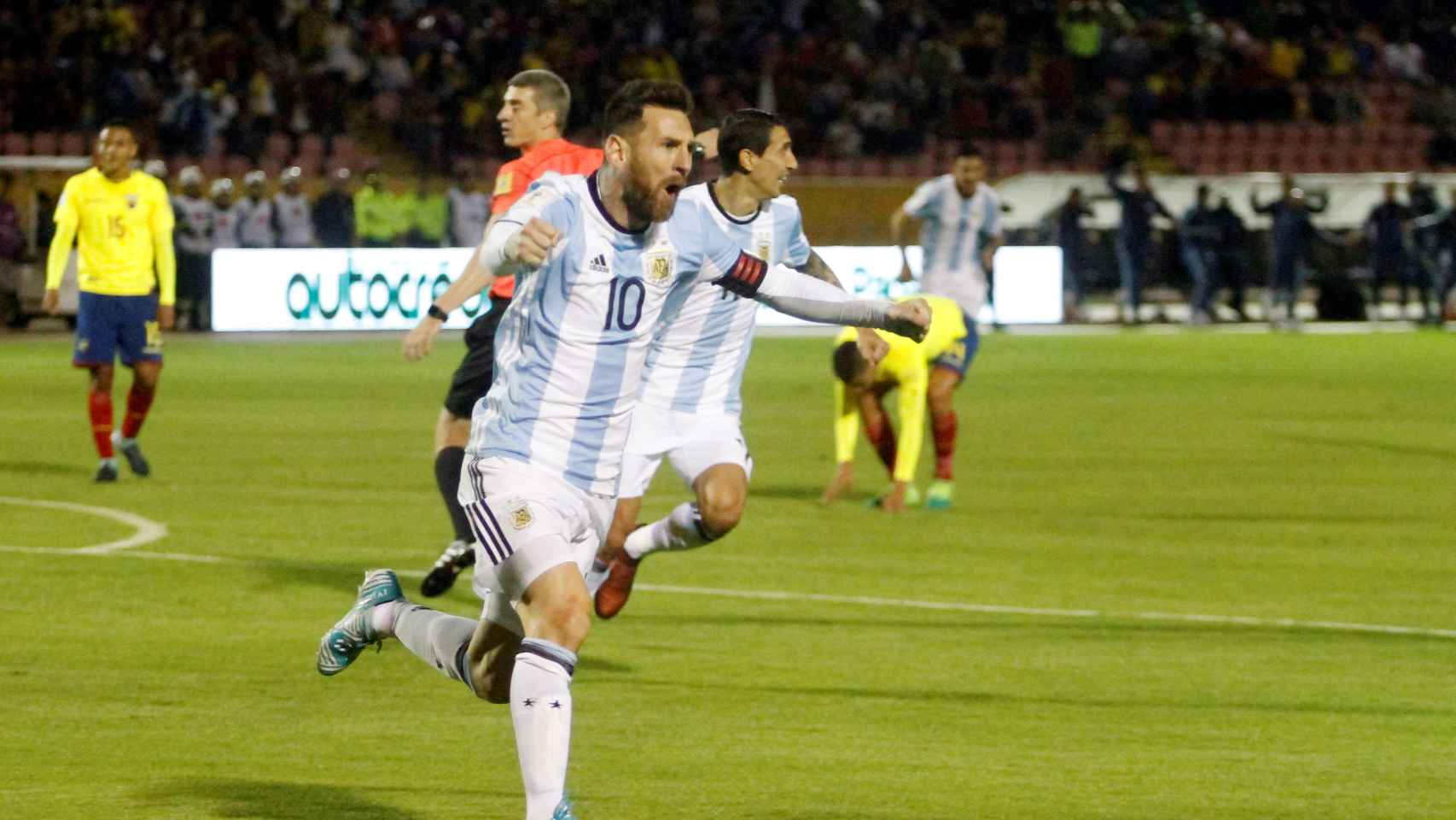 Un pletórico Messi celebra un gol en Quito.