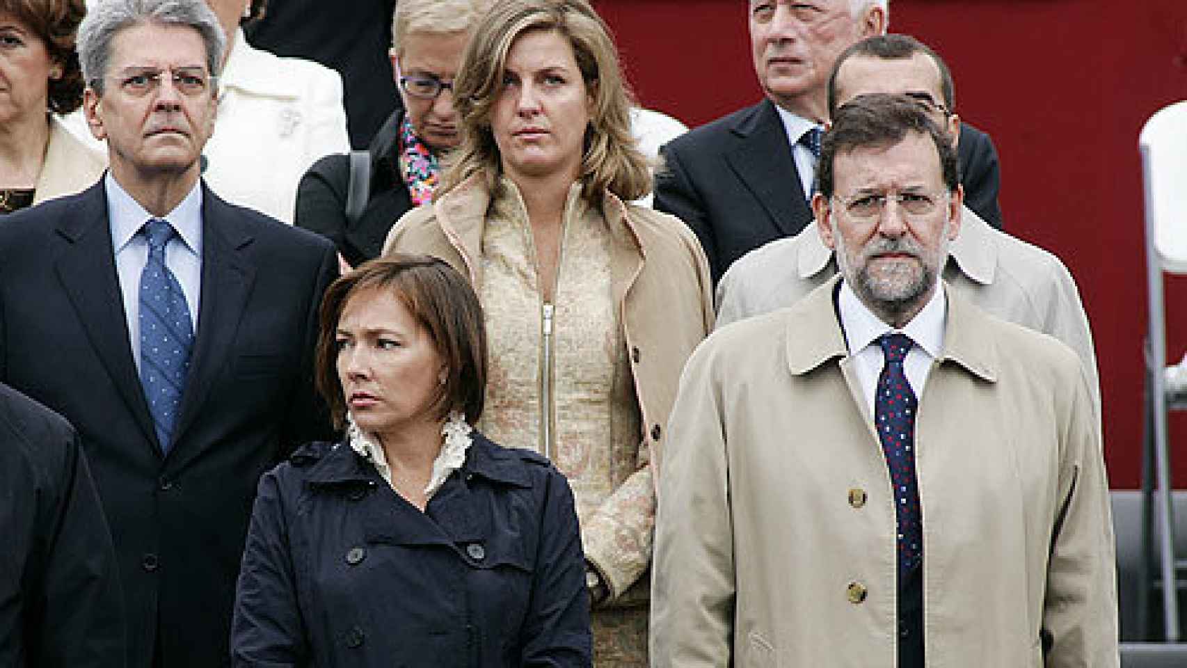 Mariano Rajoy, junto a su mujer Elvira, en el desfile de 2008.