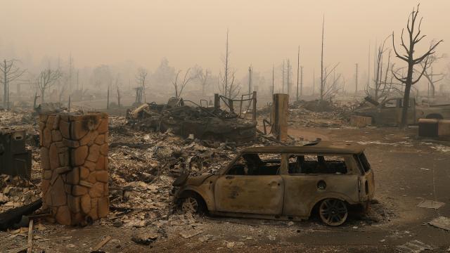 Un barrio destruido por el incendio.