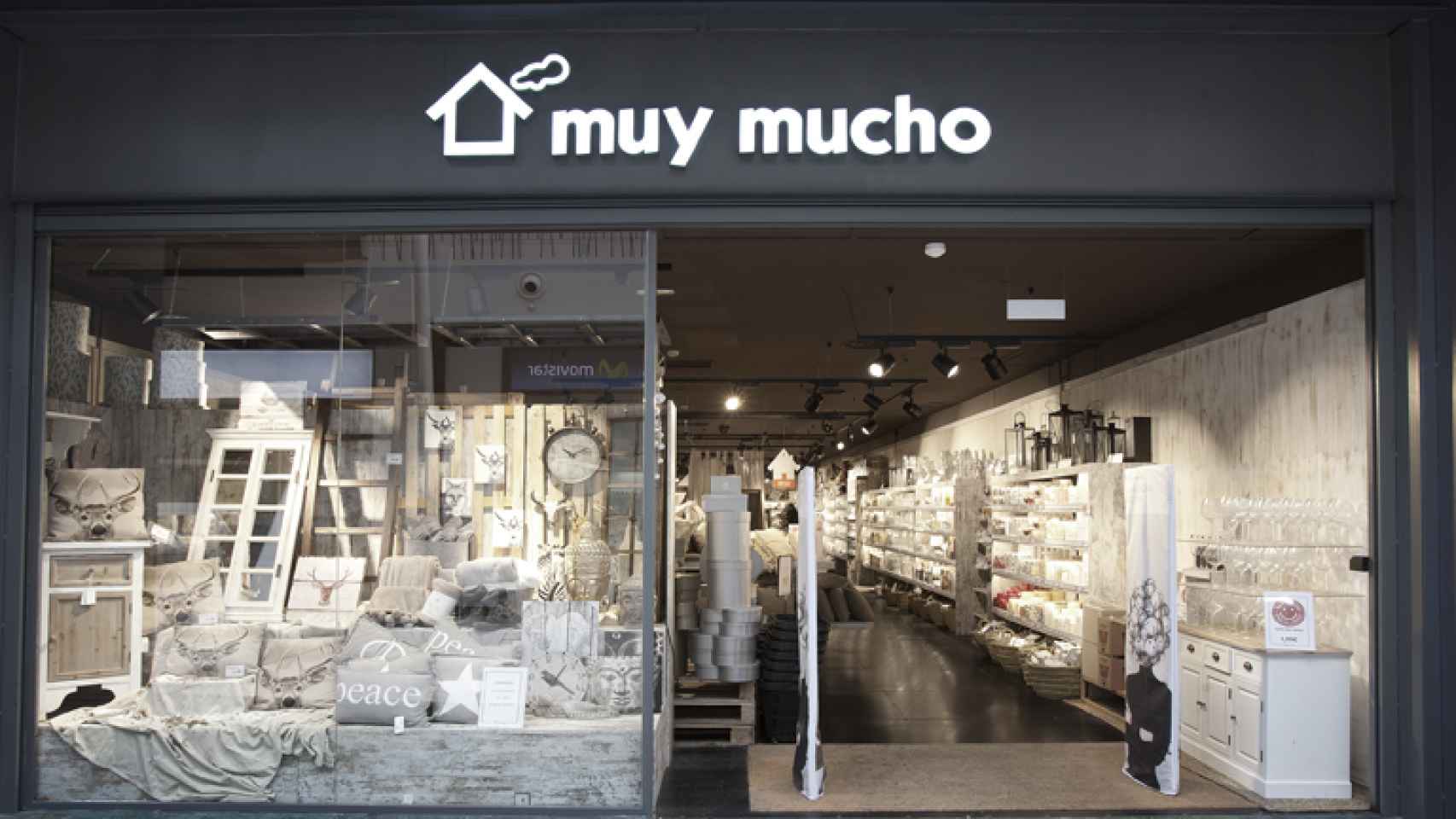 La tienda de Muy mucho en el centro comercial Islazul, Madrid.